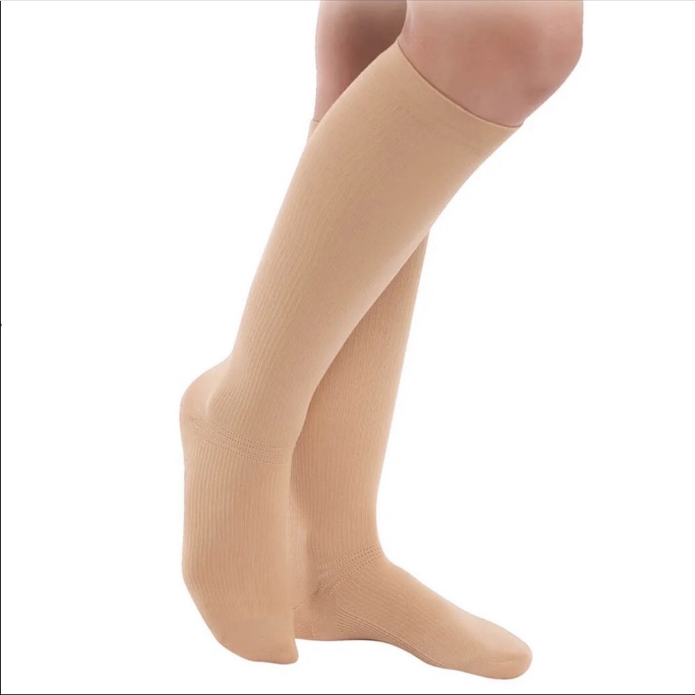 Dream Products NWT Ladies Therapeutic Circulation/Compression Stockings